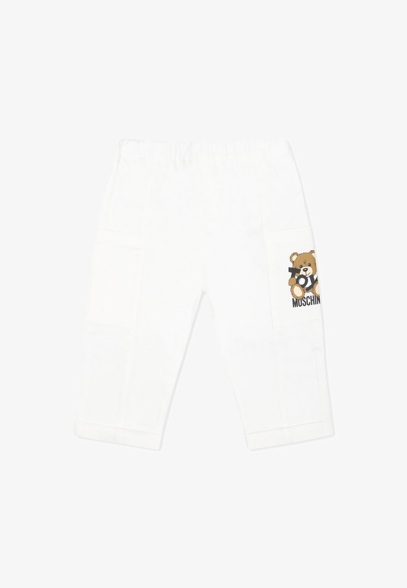 Pantaloni bianchi in cotone con una vita elastica, due tasche laterali e una grafica di un orso con il testo "Moschino" su un lato.