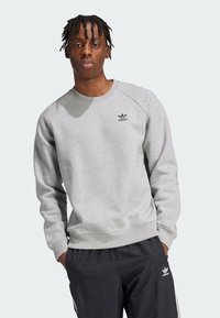adidas Originals ESS CREW Sweatshirt medium grey heather