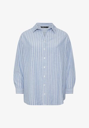 Lichtblauw overhemd met verticale witte strepen, lange mouwen met manchetten en een puntige kraag.