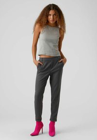 Vero Moda VMMAYA SOLID PANT - Broek - asphalt