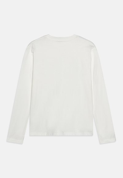 Chemise à manches longues, blanche unie, en coton doux. Présente un col rond et un ourlet droit sans motifs ni accents supplémentaires.
