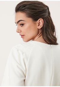 s.Oliver BLACK LABEL ROBE - Denní šaty - cream