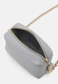 Valentino Bags ARCADIA - Sac bandoulière - ghiaccio