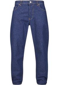 Vaqueros de denim azul oscuro con un diseño de pierna recta, que presentan un cierre frontal con botón, cinco bolsillos y costuras en dorado contrastante.