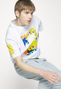 Nike Sportswear AIR TEE - Print T-shirt - white