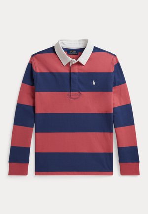 T-shirt de rugby à manches longues avec larges rayures horizontales bleu marine et rouge, col blanc, patte de boutonnage, et petit logo blanc sur la poitrine.