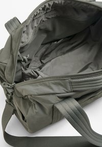 Thumbnail Image 3
