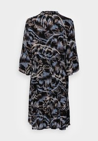 Vestido preto com um padrão azul e bege semelhante a penas, apresentando mangas três-quartos e um corte solto com uma cintura franzida.