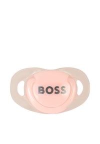 Ροζ πιπίλα με γυαλιστερή φινίρισμα, σε κυκλικό σχήμα και τη λέξη "BOSS" σε ασημί, περιτριγυρισμένη από διαφανείς πλαστικές λαβές.