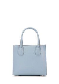 Borsa tote in pelle blu cielo con una forma strutturata, due manici superiori e dettagli angolari. Caratterizzata da una texture liscia e senza hardware visibile.