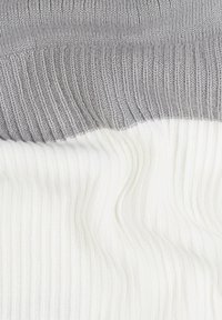 FALKE Scaldacollo - off-white (2040)