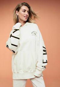Next CITY GRAPHIC LONGLINE HOODIE - Džemperis ar kapuci - ecru white