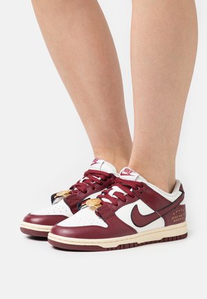 Nike Sportswear, Baskets basses - white