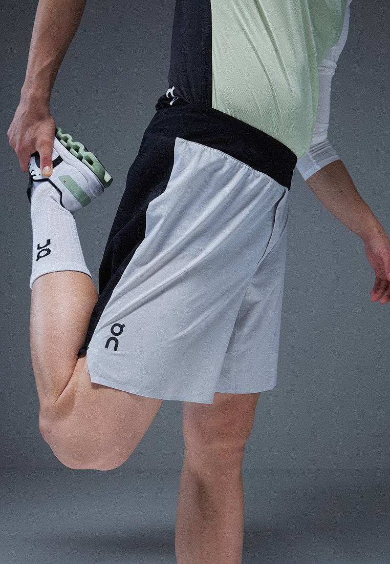 On Korte broeken zwart On Korte broeken zwart