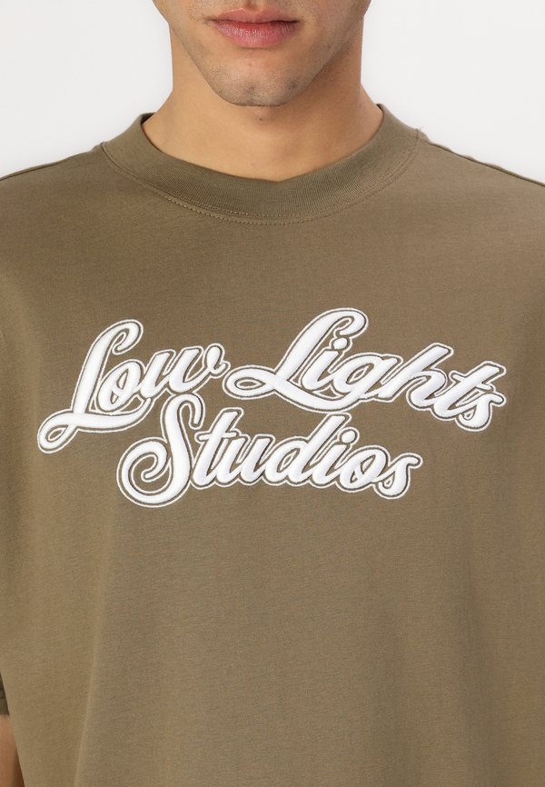 SHUTTER UNISEX - Print T-shirt - khaki4