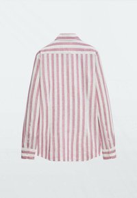 Camicia a maniche lunghe a righe con un motivo rosa pallido e bianco. Presenta un colletto tradizionale, polsini con bottoni e una vestibilità dritta.