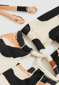 Reiss Bikinio viršutinė dalis - brown cream