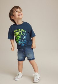 Next SHORT SLEEVE CHARACTER - T-shirts print - navy shark