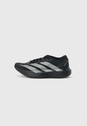 ADIZERO EVO M - Sportcipő - core black/iron metallic/carbon