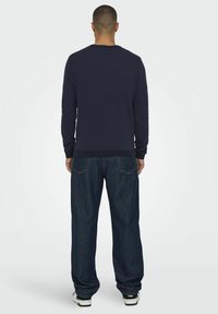 Only & Sons LEGERER GEPUNKTETER LONGSLEEVE - Jersey de punto - navy blazer