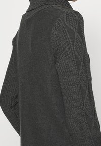 GAP Sweter