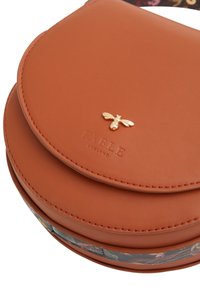 FABLE ENGLAND SADDLE - Cross body bag - tan
