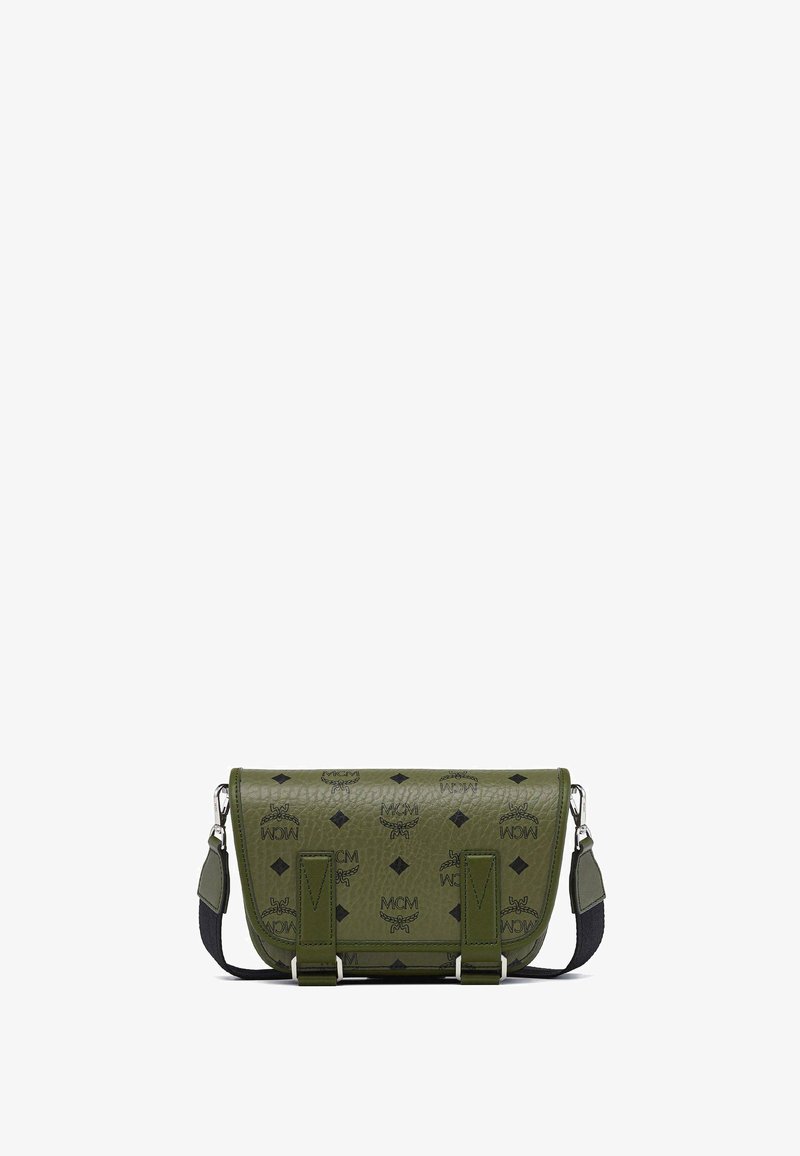Borsa a tracolla verde in pelle con logo MCM in rilievo, forma rotonda, hardware argento e pattina frontale fissata da due ganci.
