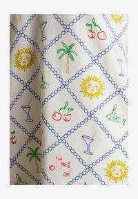 Atlasīts, cream multi