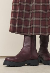 Next Enkellaarsjes met plateauzool - burgundy red leather