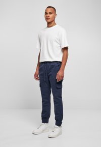 Urban Classics - MÄNNER MILITARY  - Pantaloni cargo - spaceblue Immagine in miniatura 1