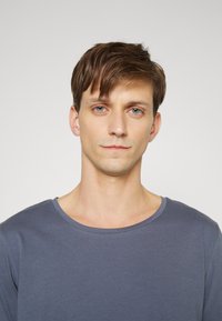 Lee SHAPED TEE - T-shirt básica - washed grey