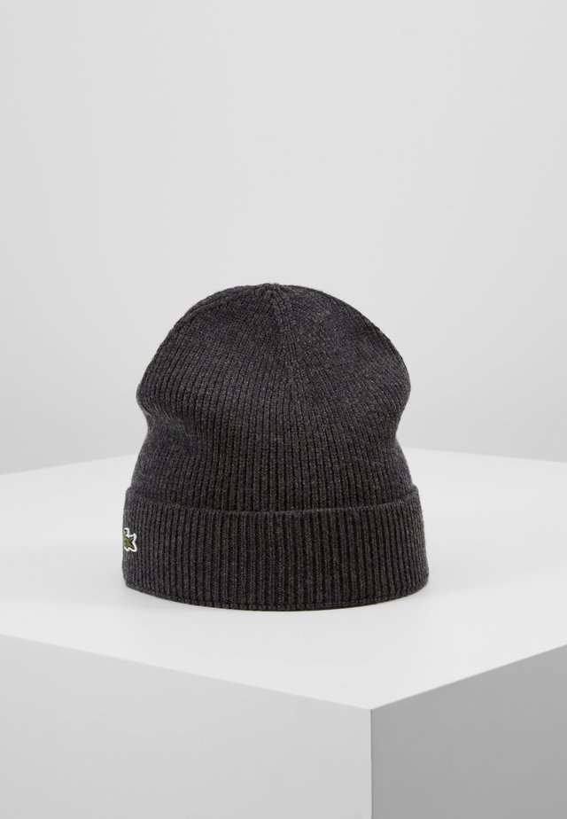 Bonnet - stone chine