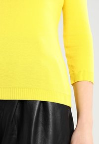 United Colors of Benetton Svetr - yellow