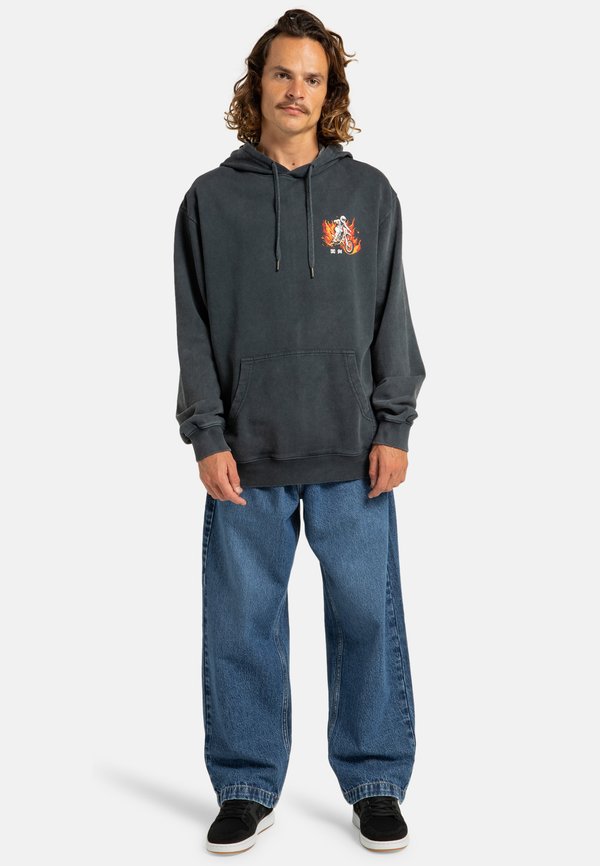 LEADING THE PACK - Hoodie2