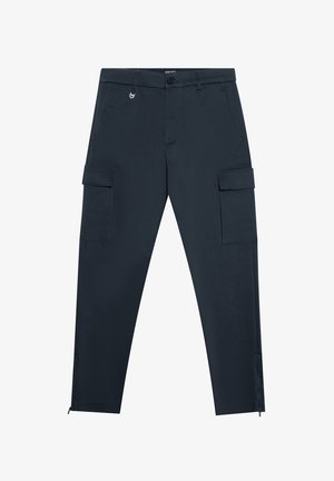 Pantalon cargo bleu marine foncé à jambe droite, avec deux poches latérales, une fermeture éclair à la cheville et une fermeture à bouton à la taille.