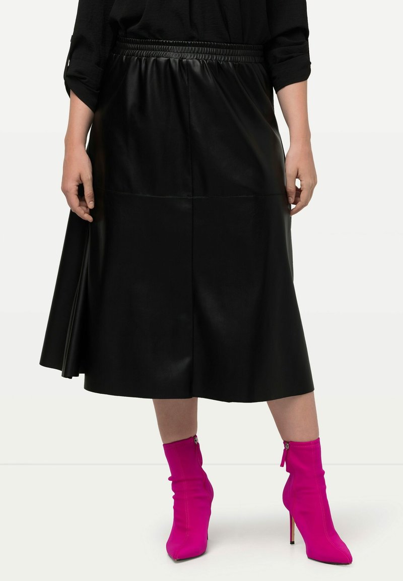 Ulla Popken MIDI EN TRAPÈZE AU GENOU CEINTURE ÉLASTIQUE - Áčková sukně - black