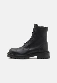 HANK  - Botins de atacadores - black