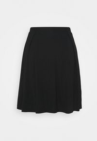 Zwarte, knie-lange rok gemaakt van gladde stof met een uitlopende ontwerp; heeft een gestructureerde tailleband en lichte plooien voor extra detail.