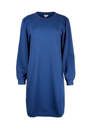 Blauwe jurk met lange mouwen, ronde halslijn, geplooide schouderdetails en geribbelde manchetten, tot op de knie, getoond op een witte achtergrond.