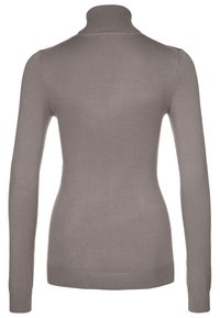 Pull à col roulé gris à manches longues avec une coupe ajustée, une texture côtelée et une finition lisse, doté d'un col haut et de coutures discrètes.