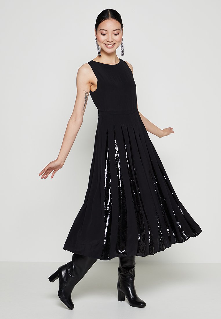 N°21 Cocktailjurk zwart