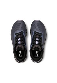 On CLOUDSTRATUS  niebieski