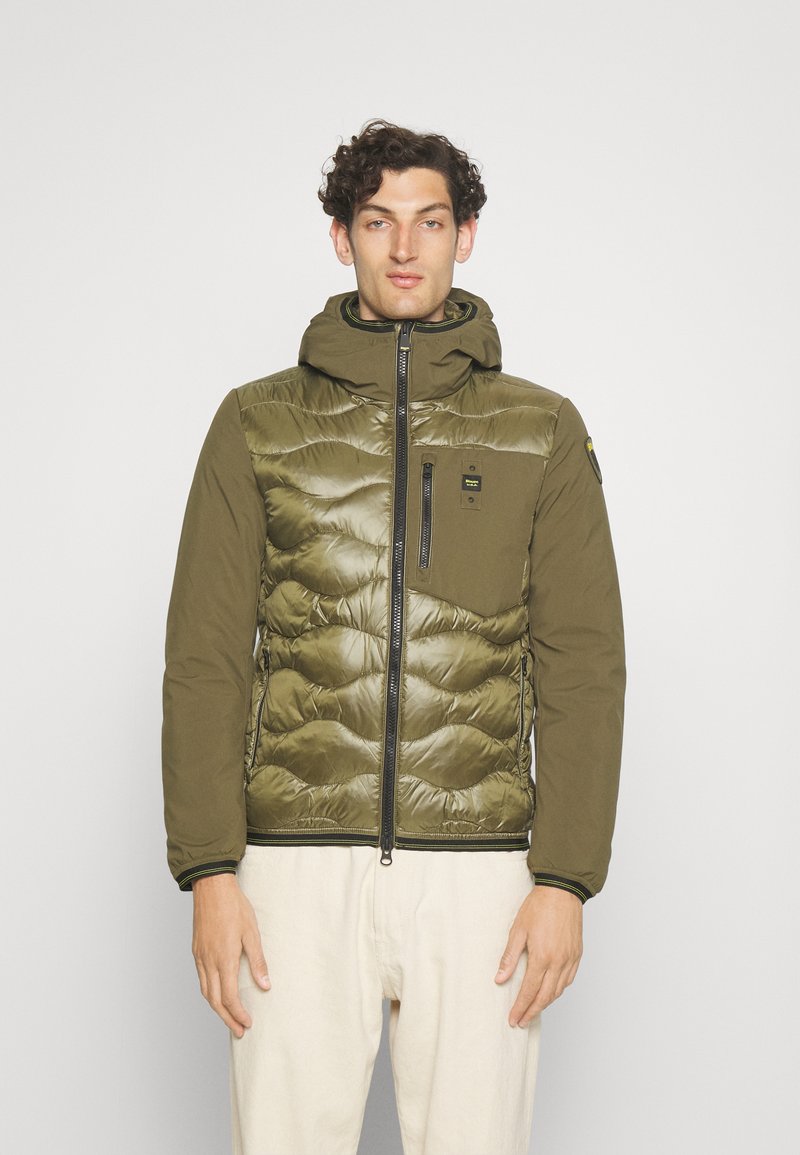 Giacca con collo alto, la tendenza inverno 2025 2026
