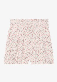 Blommönstrade shorts i vitt, tillverkade av lättviktsmaterial. Har en smockad midja och små motiveringar med röda och gröna blommor över hela.