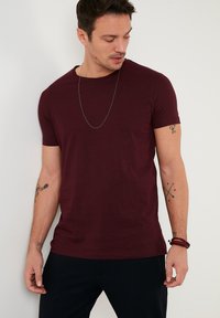 Buratti - SLIM FIT - Osnovna majica kratkih rukava - maroon Minijatura 1