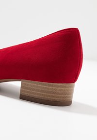 Peter Kaiser Klassieke pumps - red