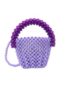 Borsa a mano di perline viola con una struttura rotonda, un corpo testurizzato e una tracolla di perline. Il design presenta diverse sfumature di perline viola.