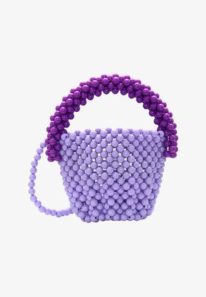 Lilla perlehandbag med en rund struktur, en tekstureret overflade og en perlesnor. Designet har varierende nuancer af lilla perler.