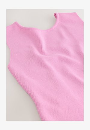 Haut sans manches ajusté en tissu côtelé rose pâle doux, avec un col rond et une texture lisse, adapté pour être porté seul ou superposé.