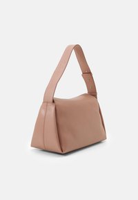 Calvin Klein GRACIE SHOULDER BAG - Kabelka - ash rose